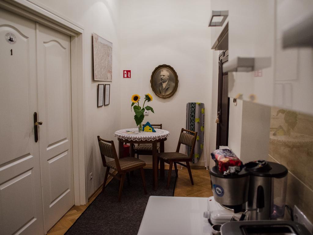 Royal Route 29 Comfort Rooms Cracovia Esterno foto