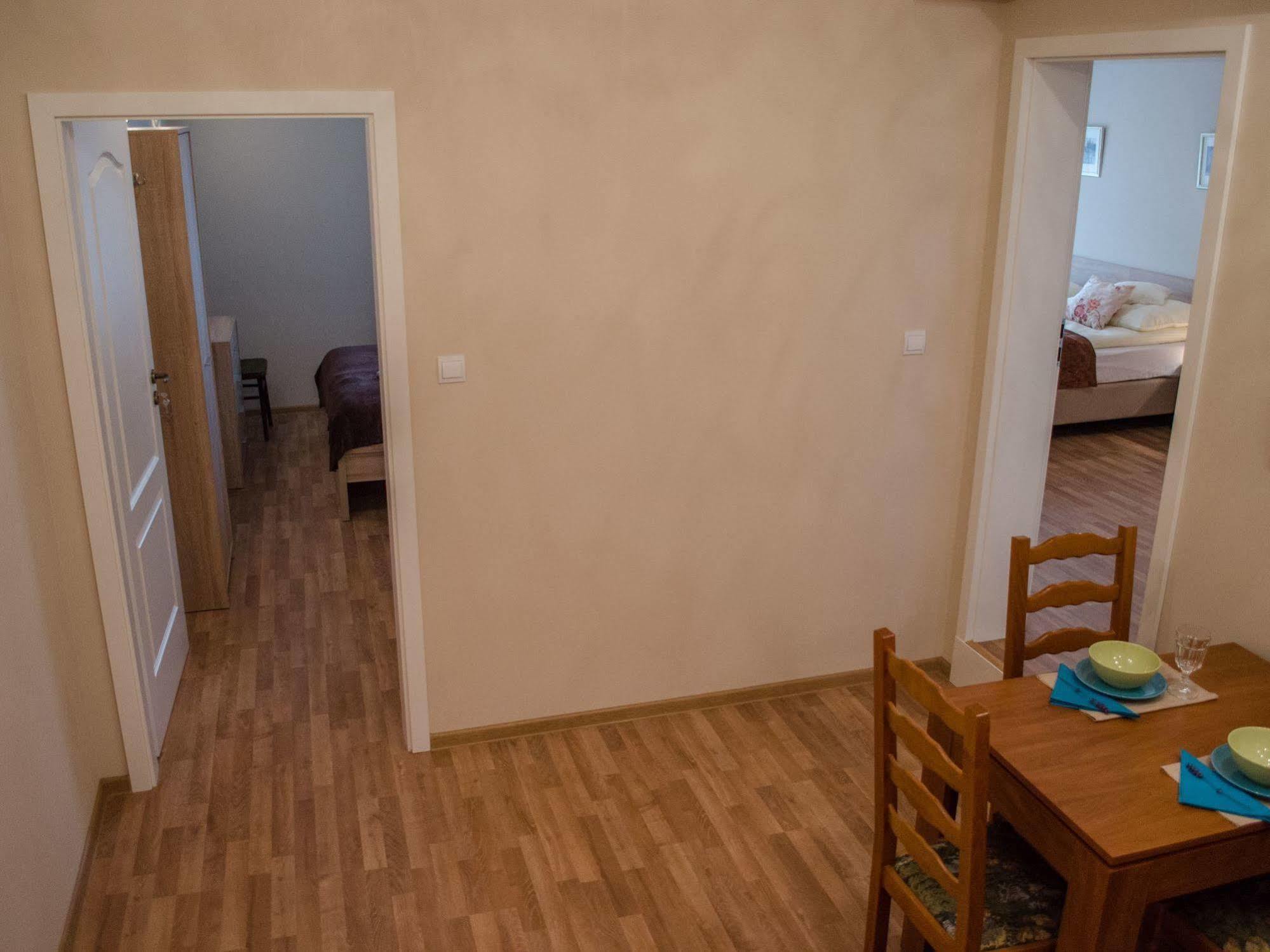 Royal Route 29 Comfort Rooms Cracovia Esterno foto