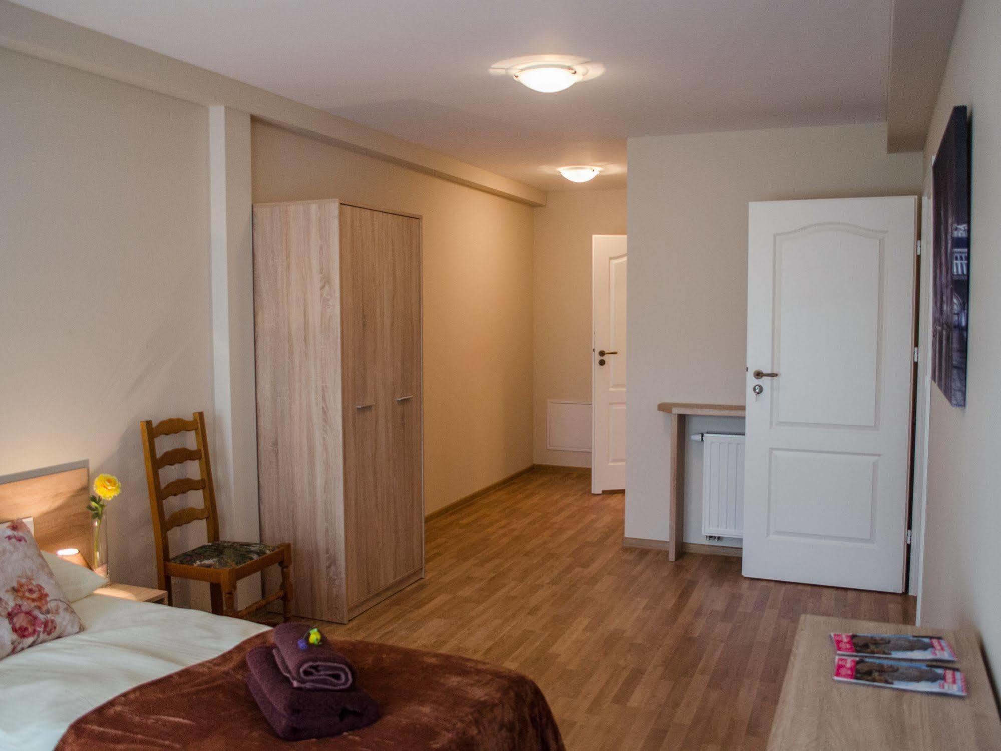Royal Route 29 Comfort Rooms Cracovia Esterno foto