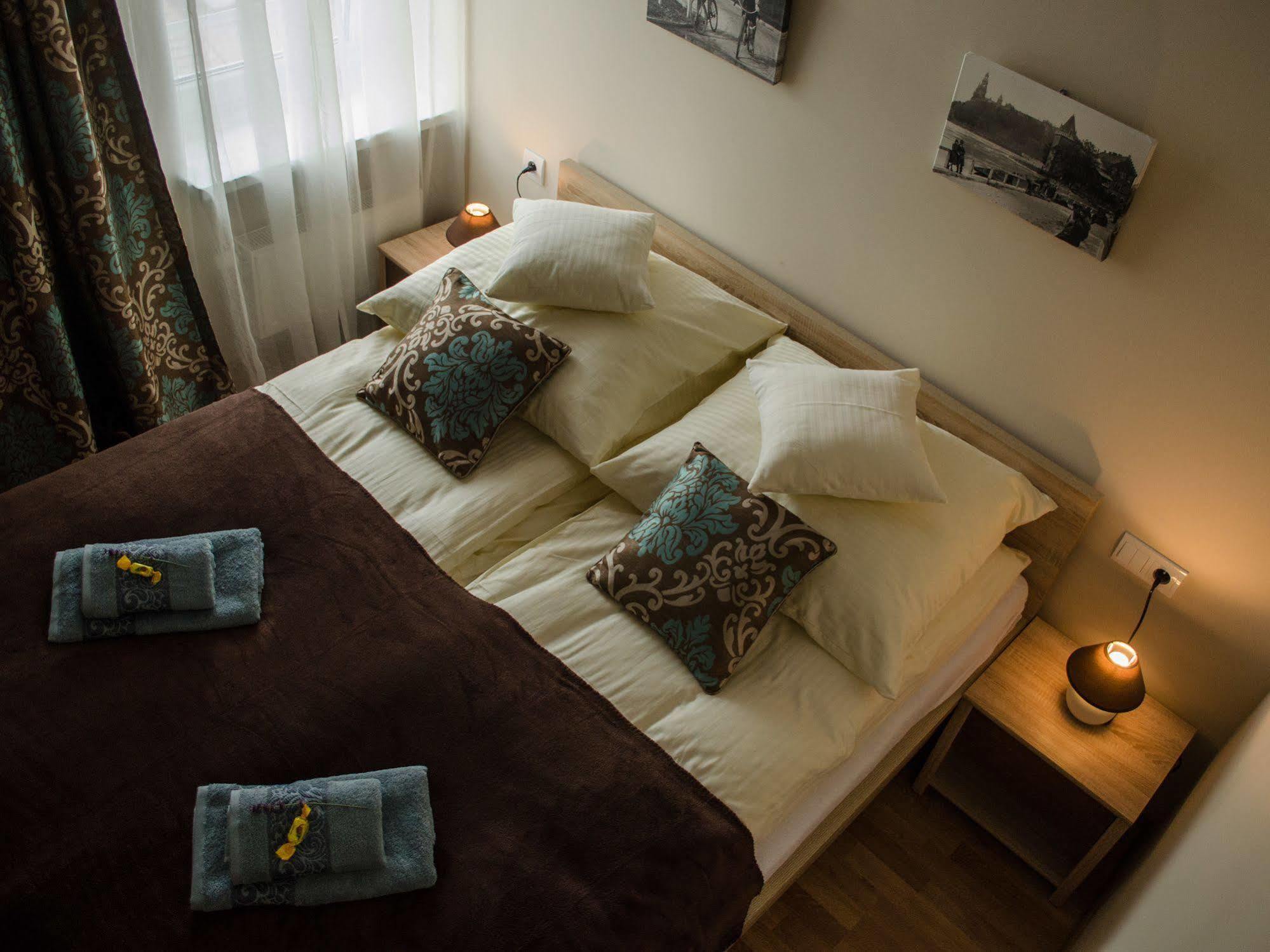 Royal Route 29 Comfort Rooms Cracovia Esterno foto