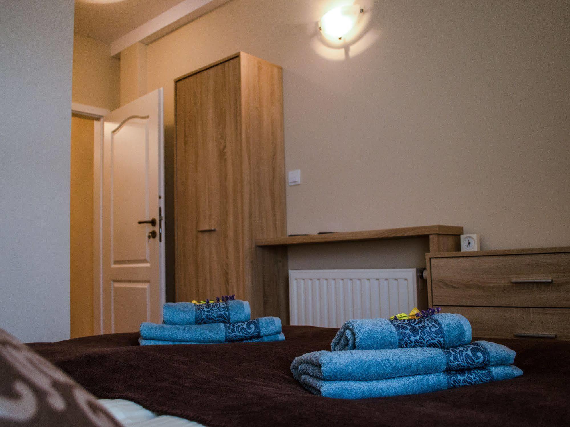 Royal Route 29 Comfort Rooms Cracovia Esterno foto