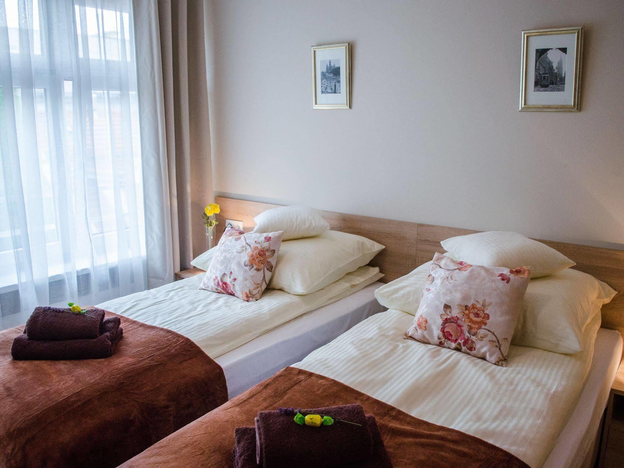 Royal Route 29 Comfort Rooms Cracovia Esterno foto